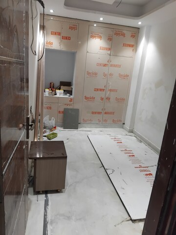 Room in 6+ BHK Villa at Kanha Apartments Indirapuram, Shakti Khand 2 – for Sale