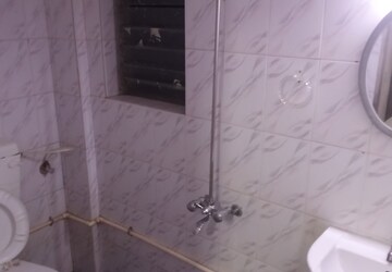 Master Bedroom in 1 BHK Apartment at Riddhi Garden, Malad East – for Rent