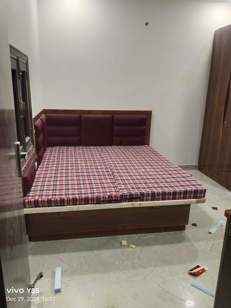 Bedroom, karol bagh Pg For Boys & Girls In Karol Bagh 9377667