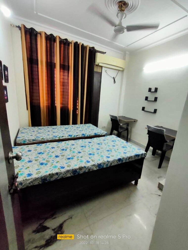 Bedroom, karol bagh Pg For Boys & Girls In Karol Bagh 9377667