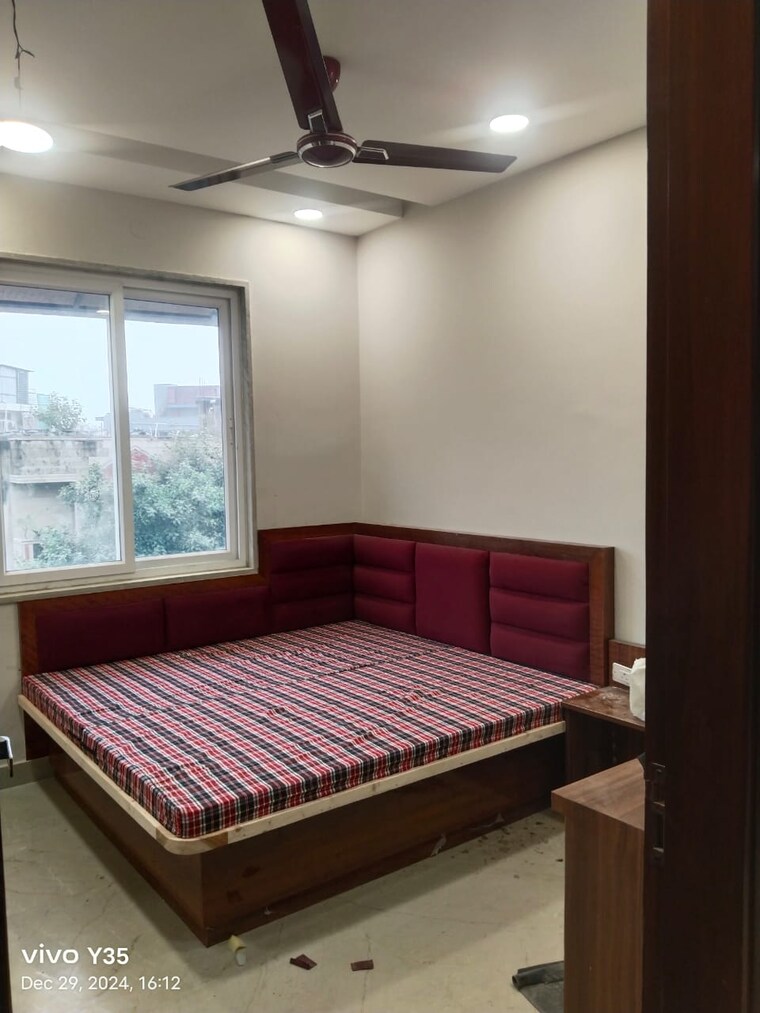 Bedroom, karol bagh Pg For Boys & Girls In Karol Bagh 9377667