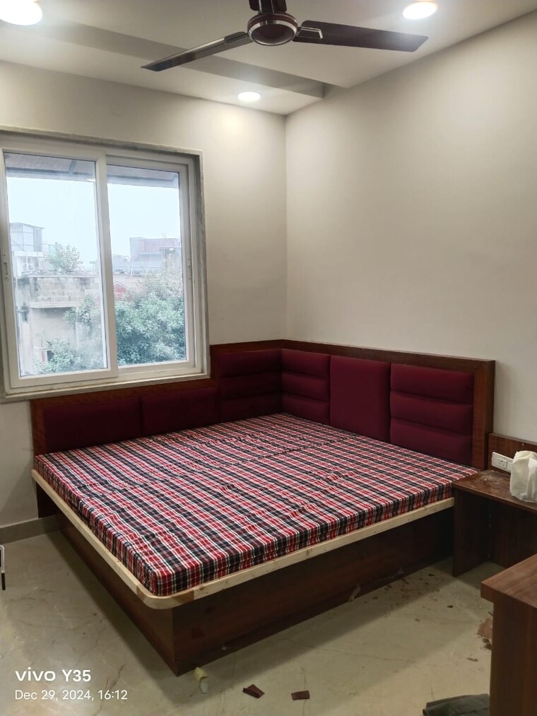 Bedroom, karol bagh Pg For Boys & Girls In Karol Bagh 9377667