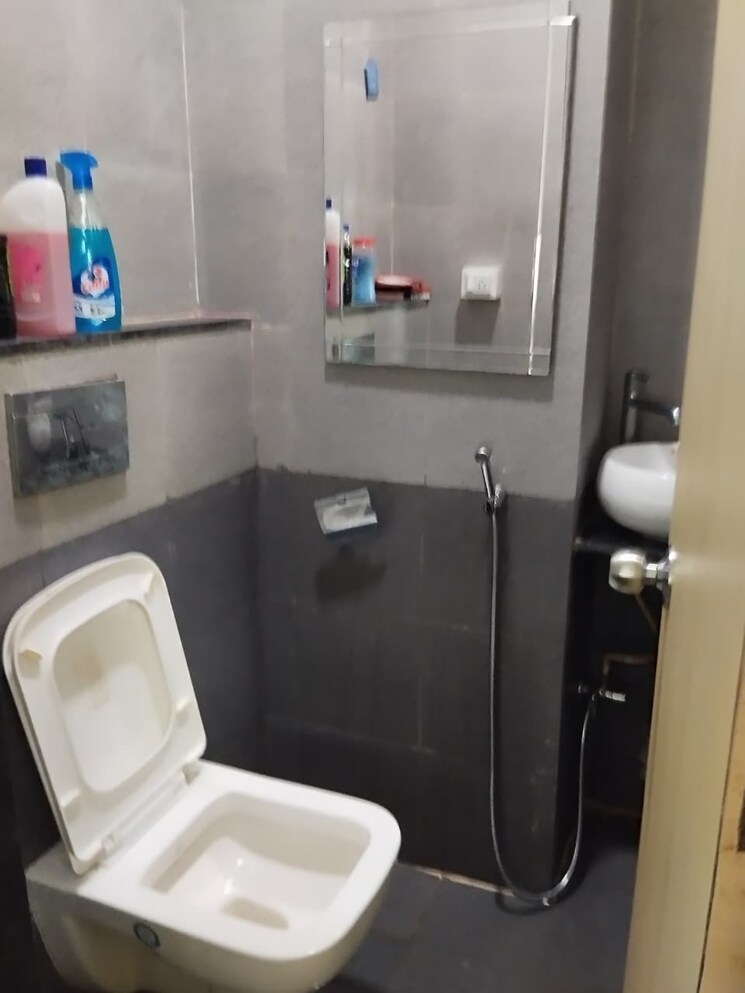 Bathroom, neptune-magnet-mall Commercial Office Space 1200 Sq.Ft. In Bhandup West Mumbai 9377718