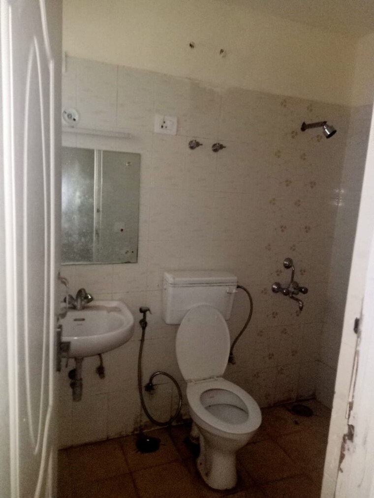 Bathroom, shree-vardhman-mantra 2 Bedroom 800 Sq.Ft. Apartment In Sector 67 Gurgaon 9377930