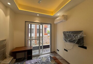 Living Room in 1 BHK Builder Floor at Sector 57 – for Rent