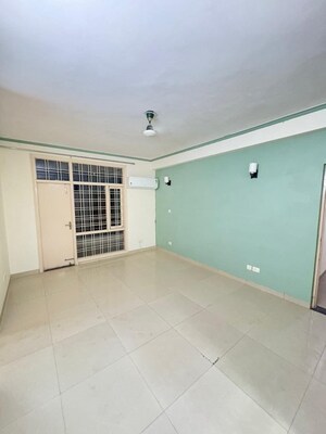 Room in 4 BHK Apartment at DLF The Grove, Sector 54 – for Sale