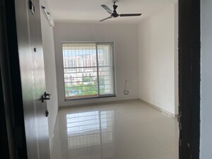Room in 3 BHK Apartment at Ashar Sapphire, Kapur Bawdi – for Sale