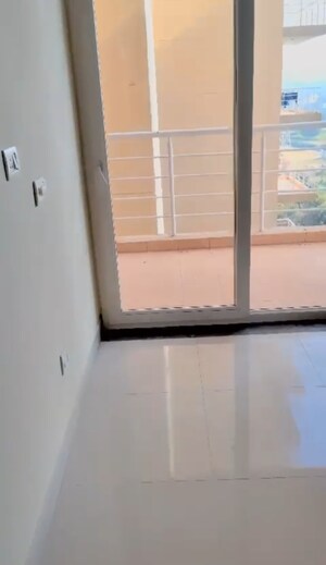 Room in 3 BHK Apartment at Capital Residency 360, Sector 70a – for Rent