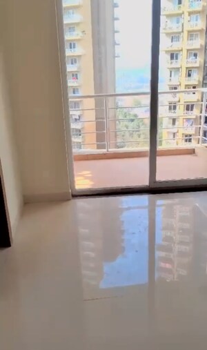 Room in 3 BHK Apartment at Capital Residency 360, Sector 70a – for Rent