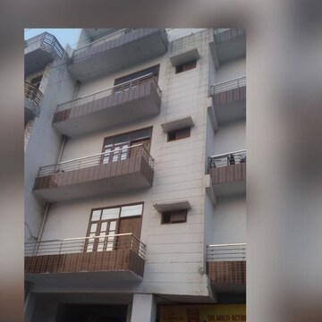 2 BHK Builder Floor For Sale in Aliganj
