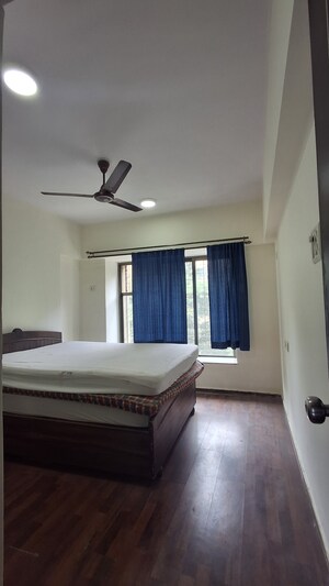 Furnished Amenities in 2 BHK Apartment at Ekta Meadows, Borivali East – for Rent