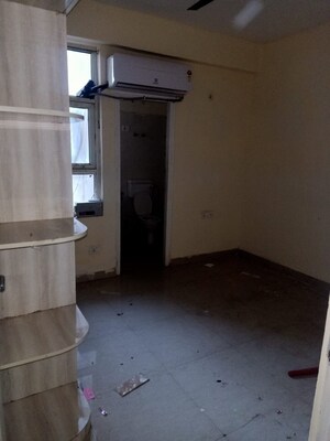 Room in 2 BHK Apartment at Shree Vardhman Mantra, Sector 67 – for Rent