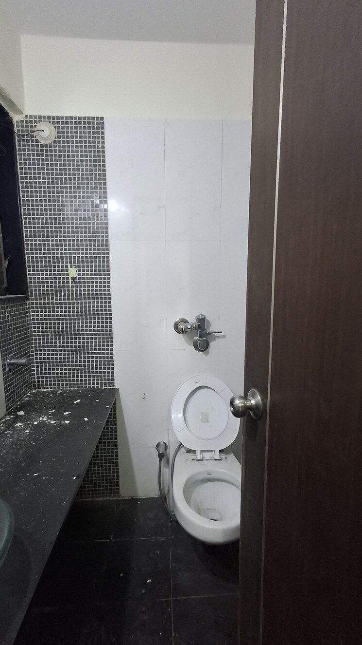 Bathroom, ekta-meadows 2 Bedroom 980 Sq.Ft. Apartment In Borivali East Mumbai 9378033