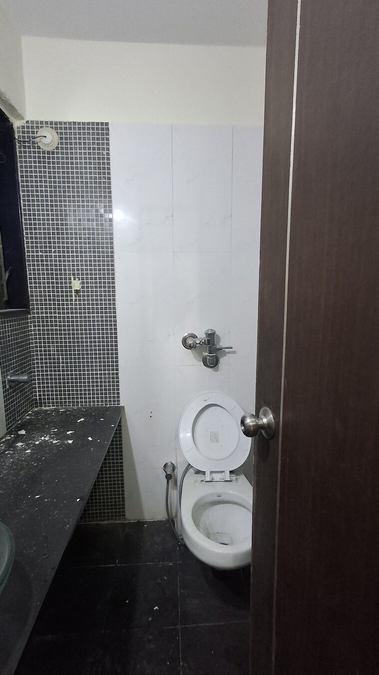 Bathroom, ekta-meadows 2 Bedroom 980 Sq.Ft. Apartment In Borivali East Mumbai 9378033