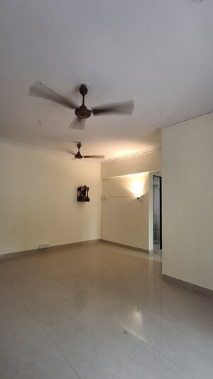 Room in 2 BHK Apartment at Ekta Meadows, Borivali East – for Rent