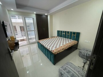 Bedroom in 1 BHK Builder Floor at Sector 43 – for Rent