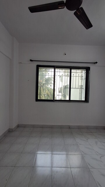 Room in 1 BHK Apartment at Shyam Gokul Garden, Kandivali East – for Rent