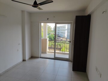 Room in 3 BHK Apartment at Sushma Valencia, International Airport Road – for Rent