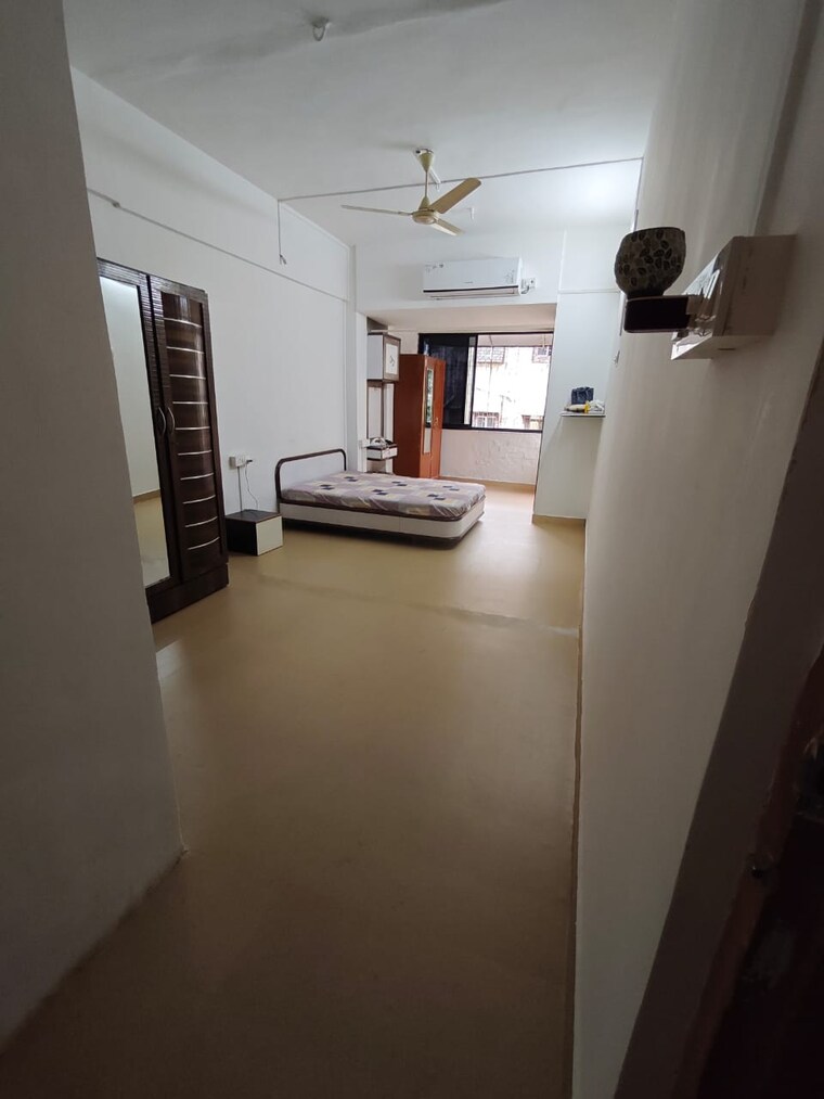Room, worli Pg For Boys & Girls In Worli 9378081