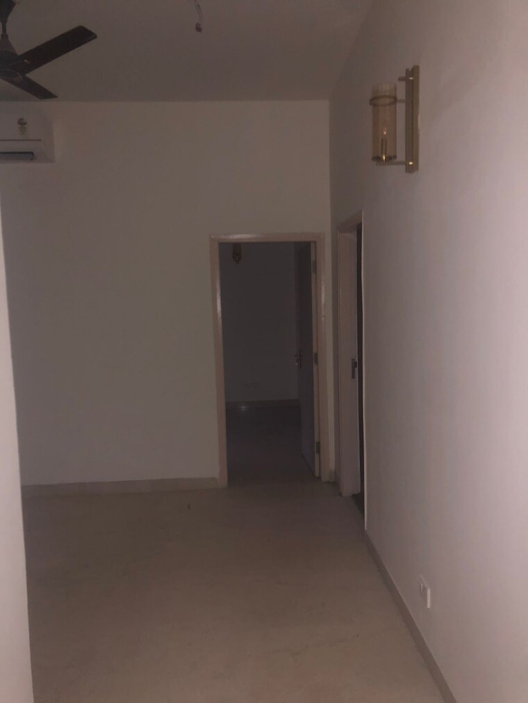 Room, bptp-astaire-gardens 4 Bedroom 2000 Sq.Ft. Apartment In Sector 70a Gurgaon 9378082