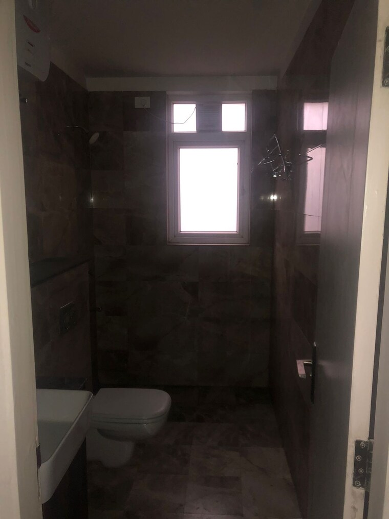 Bathroom, bptp-astaire-gardens 4 Bedroom 2000 Sq.Ft. Apartment In Sector 70a Gurgaon 9378082