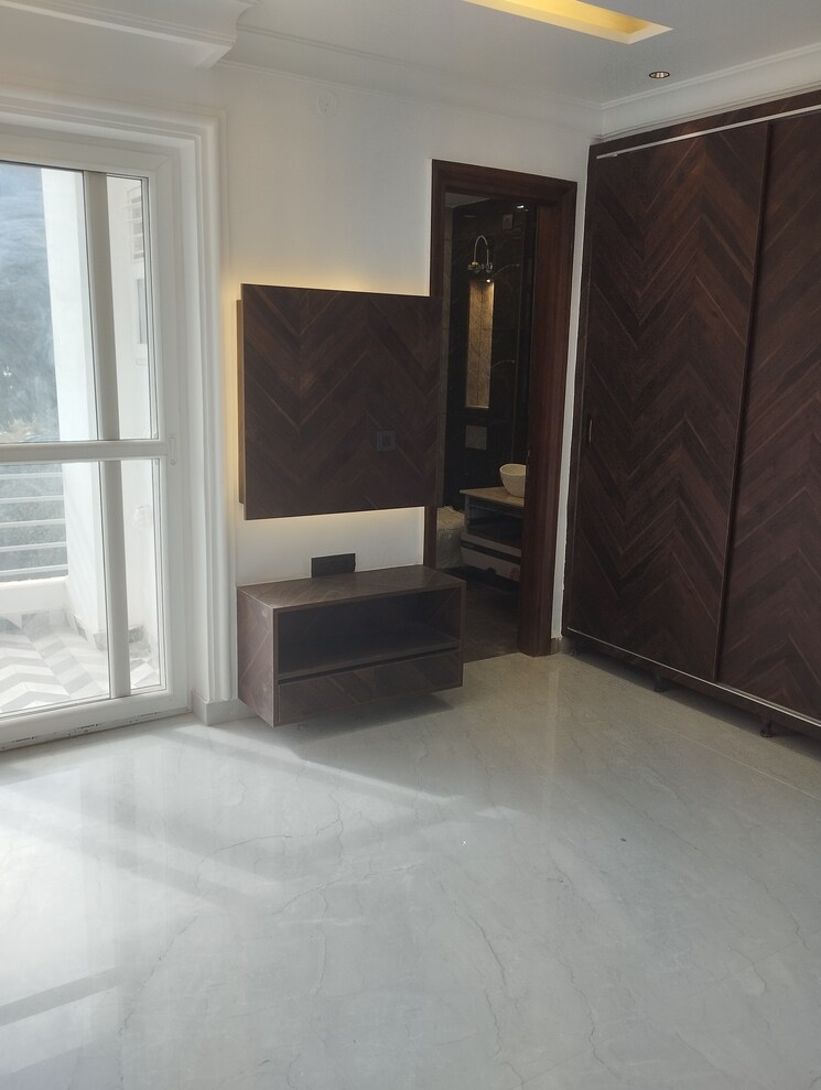 Room, sector 85 3 Bedroom 193 Sq.Ft. Builder Floor In Sector 85 Faridabad 9378056