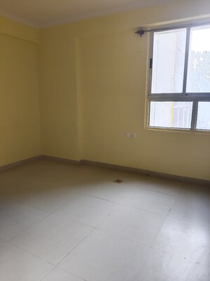 Room in 4 BHK Apartment at Manglam Aanchal, Jhotwara Road – for Rent