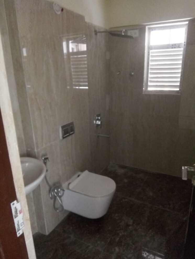 Bathroom, ruparel-orion 2 Bedroom 814 Sq.Ft. Apartment In Chembur Mumbai 9378099