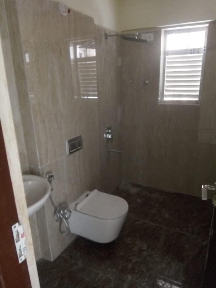 Bathroom, ruparel-orion 2 Bedroom 814 Sq.Ft. Apartment In Chembur Mumbai 9378099