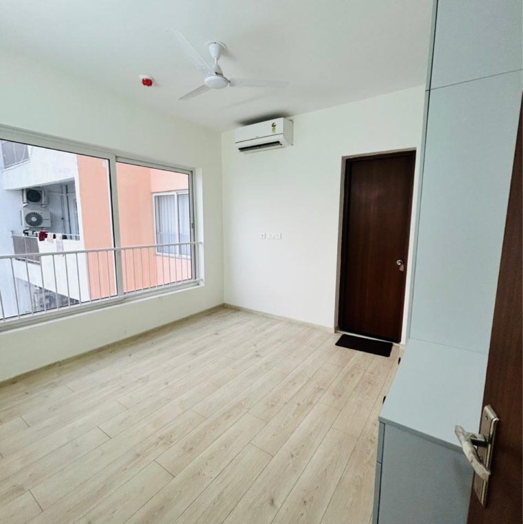 Room, shapoorji-pallonji-joyville-phase-3 3 Bedroom 1027 Sq.Ft. Apartment In Sector 102 Gurgaon 9378201