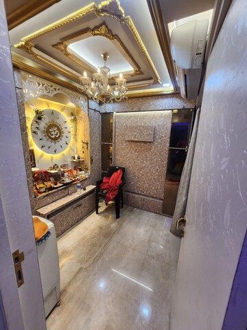 Furnished Amenities in 2.5 BHK Apartment at Neminath Luxeria, Andheri West – for Sale