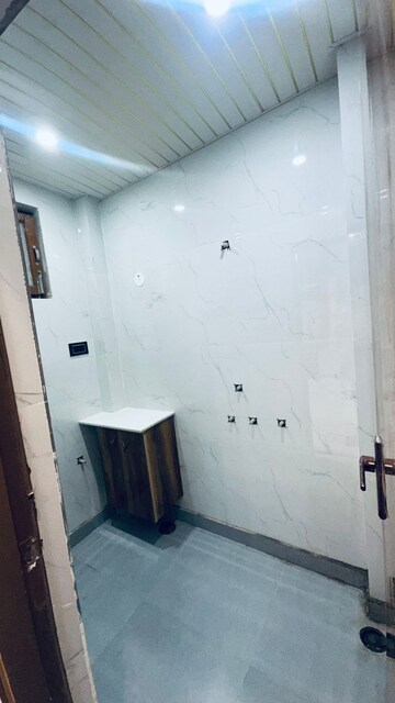 Bathroom in 2 BHK Apartment at Eldeco Utopia, Sector 93a – for Sale