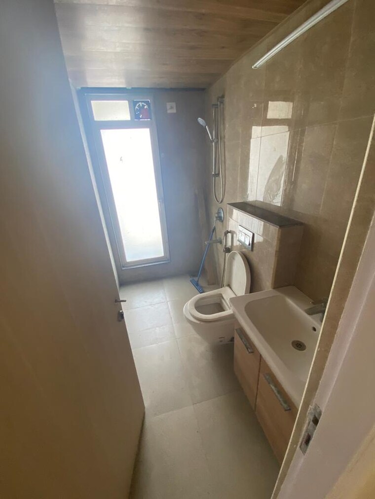 Bathroom, neminath-luxeria 2 Bedroom 890 Sq.Ft. Apartment In Andheri West Mumbai 9378270
