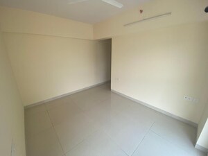 Room in 2 BHK Apartment at Neminath Luxeria, Andheri West – for Rent