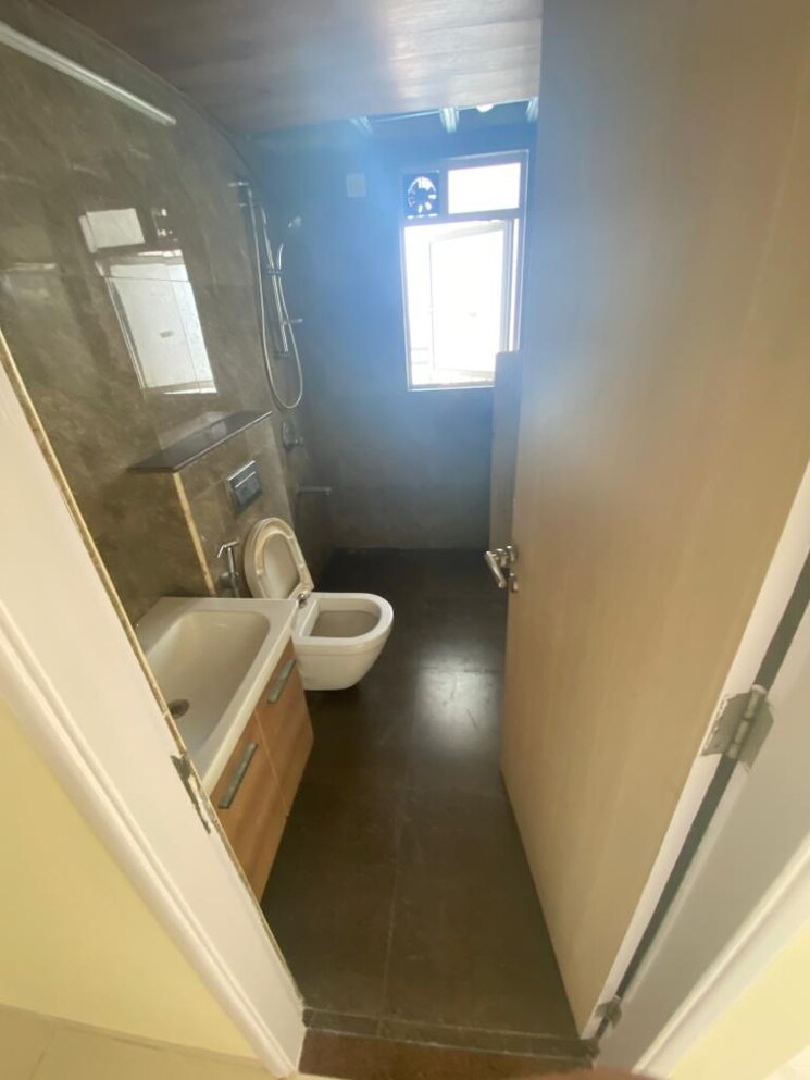 Bathroom, neminath-luxeria 2 Bedroom 890 Sq.Ft. Apartment In Andheri West Mumbai 9378270