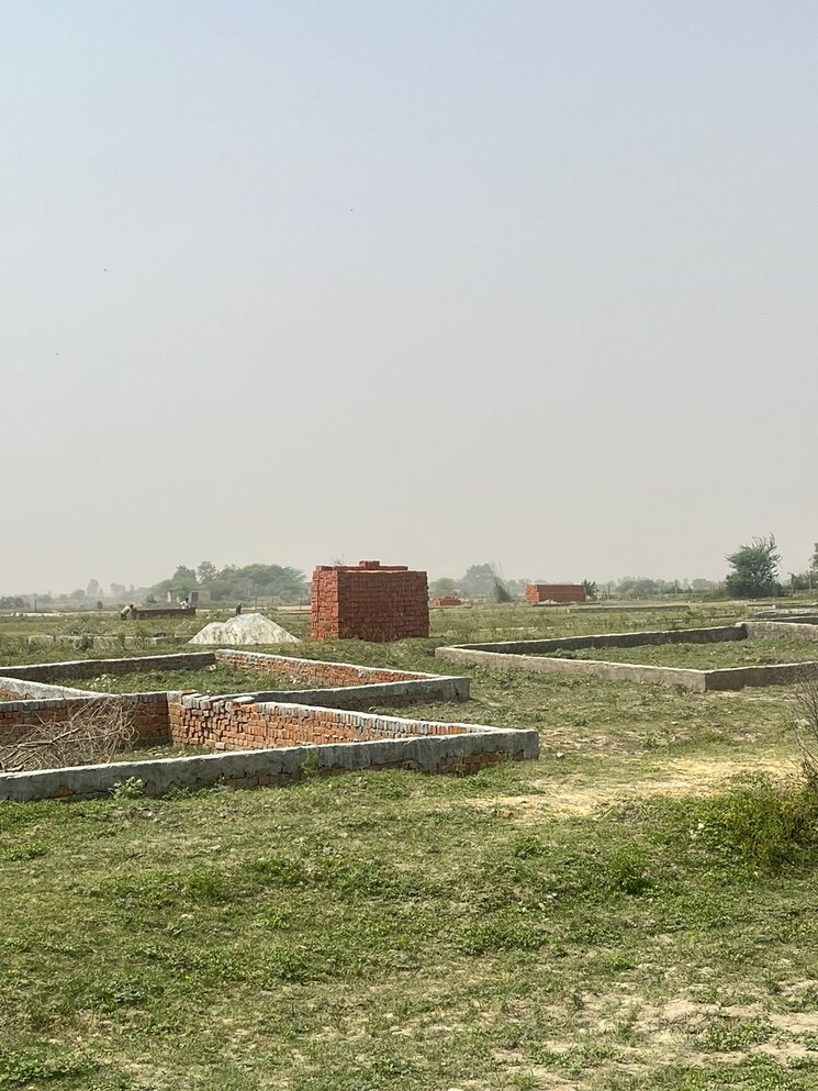 Nearby, vrindavan  130 Sq.Yd. Plot In Vrindavan Mathura 9378288