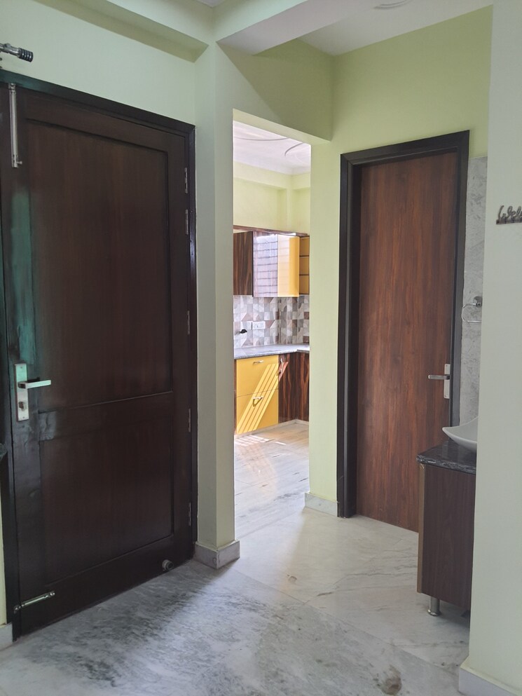 Room, sector 57 3 Bedroom 204 Sq.Yd. Builder Floor In Sector 57 Gurgaon 9378258