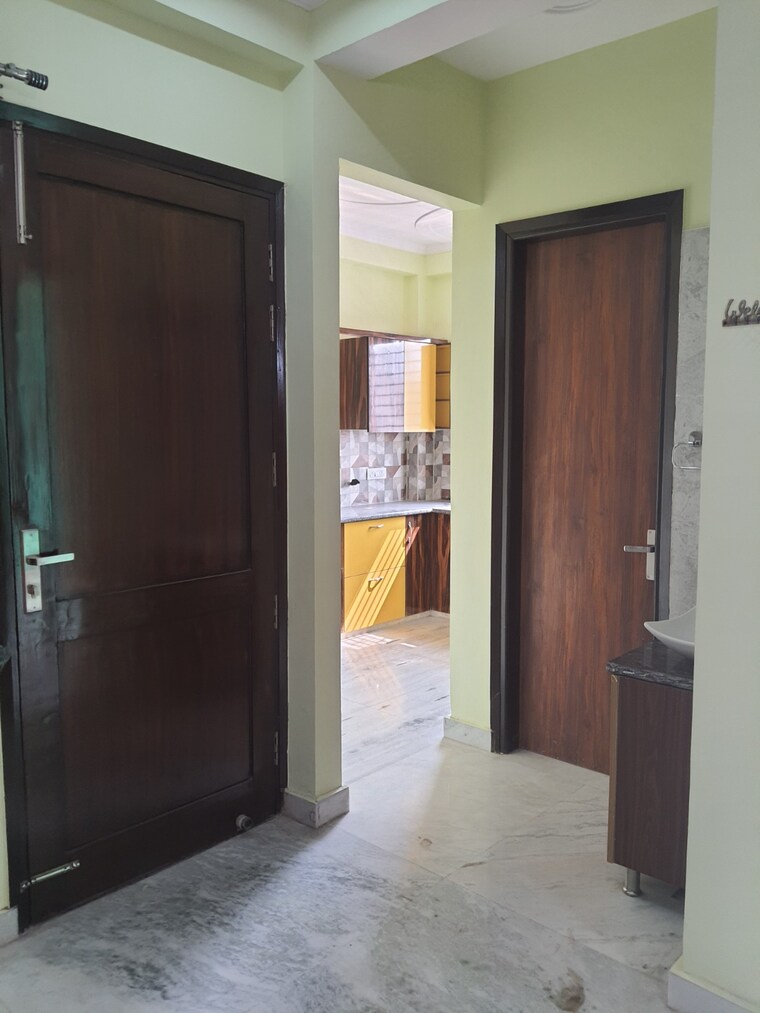 Room, sector 57 3 Bedroom 204 Sq.Yd. Builder Floor In Sector 57 Gurgaon 9378258