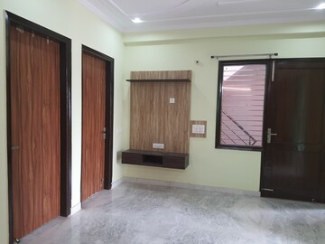 Room in 3 BHK Builder Floor at Sector 57 – for Rent