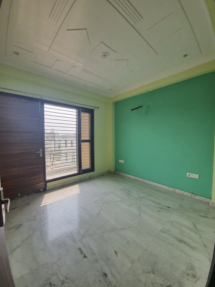 Room, sector 57 3 Bedroom 204 Sq.Yd. Builder Floor In Sector 57 Gurgaon 9378258