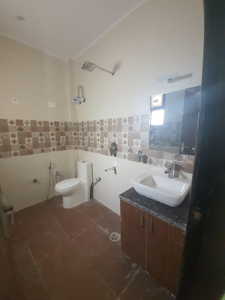 Team Area, sector 57 3 Bedroom 204 Sq.Yd. Builder Floor In Sector 57 Gurgaon 9378258