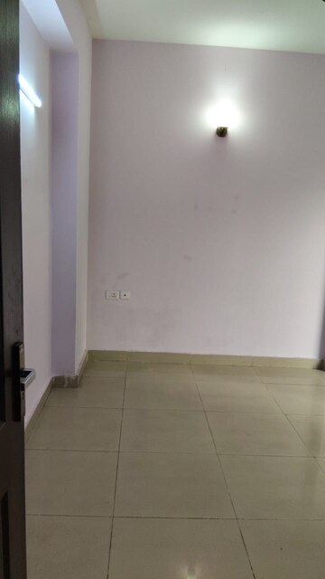 Room in 3 BHK Apartment at Mahagun Maple, Sector 50 – for Rent
