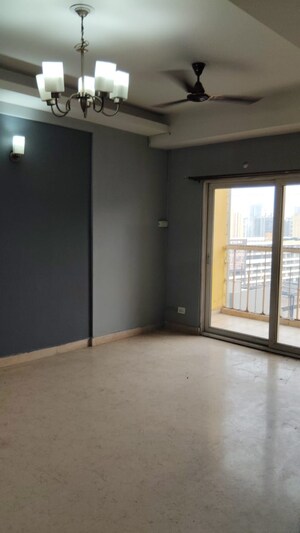 Room in 3 BHK Apartment at Mahagun Maple, Sector 50 – for Rent