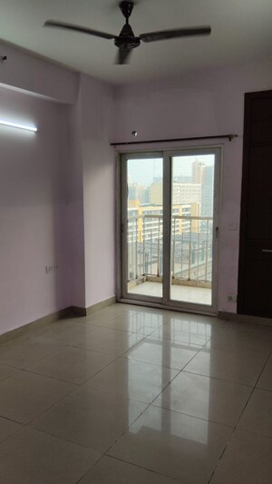 Room in 3 BHK Apartment at Mahagun Maple, Sector 50 – for Rent