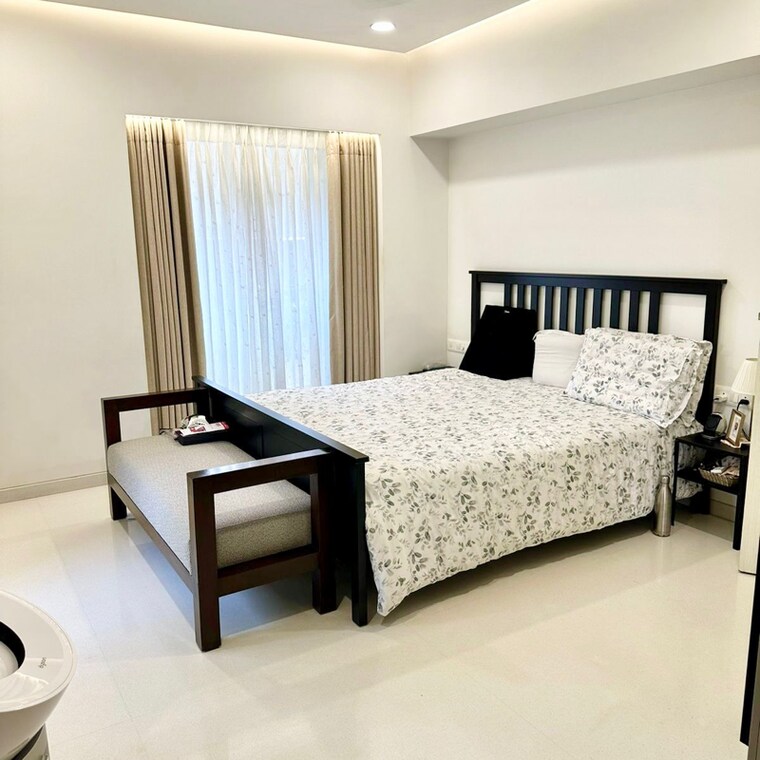 Bedroom, khar west 5 Bedroom 3000 Sq.Ft. Apartment In Khar West Mumbai 9378486