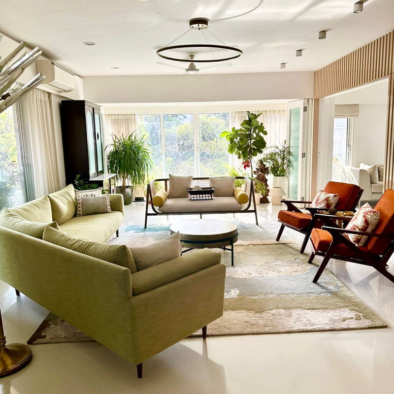 5 BHK + Servant Room Apartment For Rent in Khar West