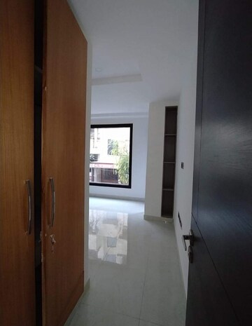 Room in 3 BHK Builder Floor at Saket – for Rent