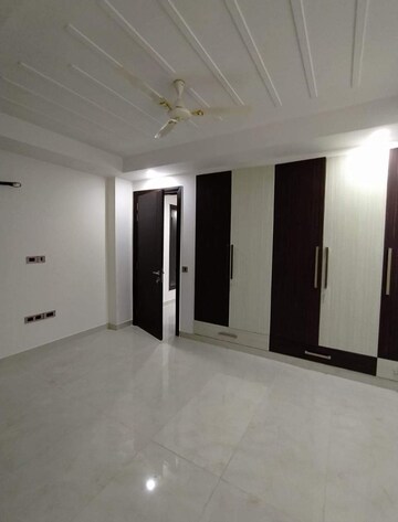Room in 3 BHK Builder Floor at Saket – for Rent