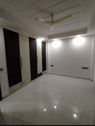 Room in 3 BHK Builder Floor at Saket – for Rent