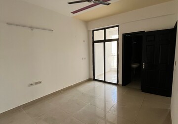 Room in 2 BHK Apartment at Ajnara Integrity, Sehani Khurd – for Rent